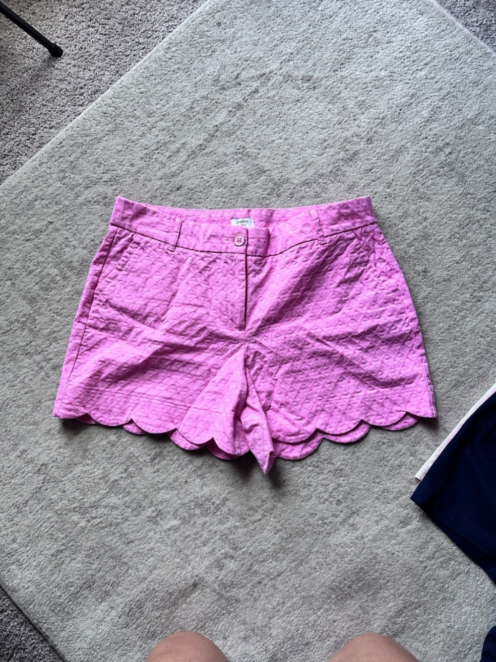 Crown & Ivy Shelby Scalloped Shorts - Pink